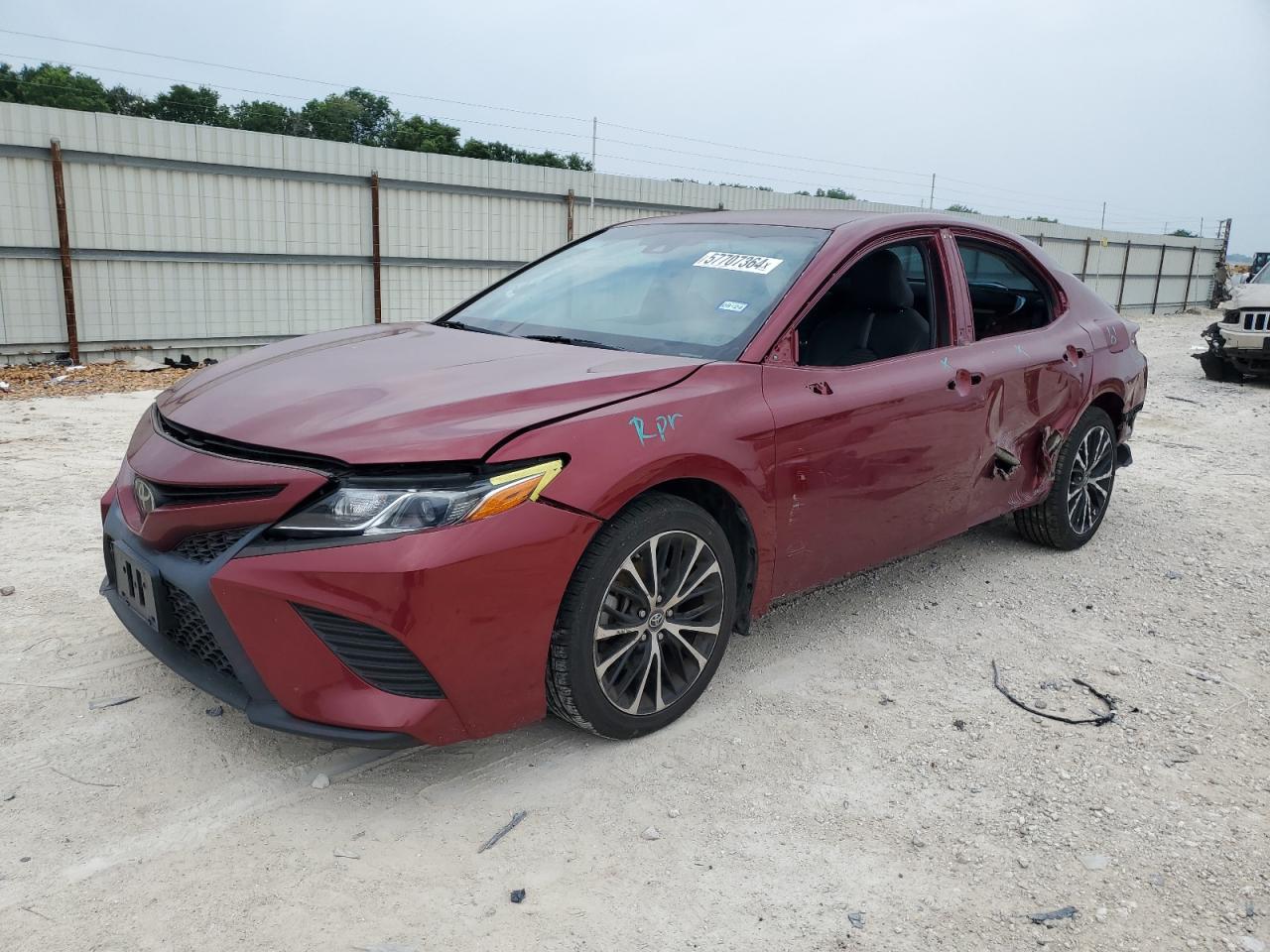 2018 Toyota Camry L vin: 4T1B11HK3JU658371