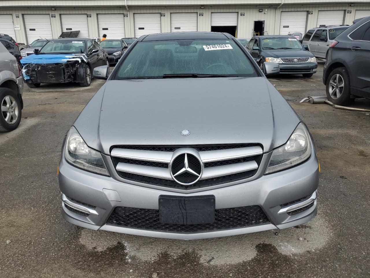 2013 Mercedes-Benz C 250 vin: WDDGJ4HB1DF941393