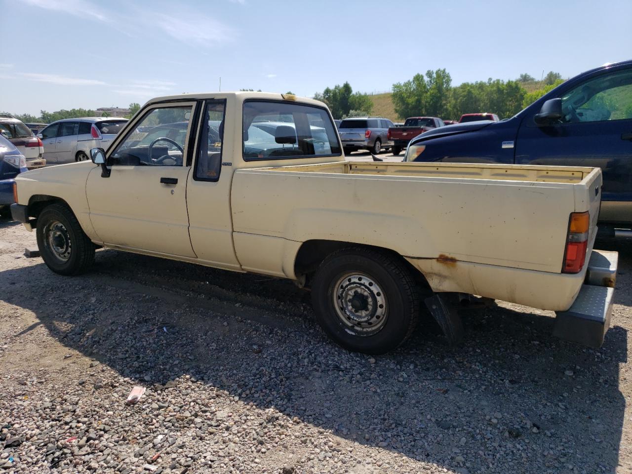 JT4RN56D6E5005133 1984 Toyota Pickup Xtracab Rn56 Dlx