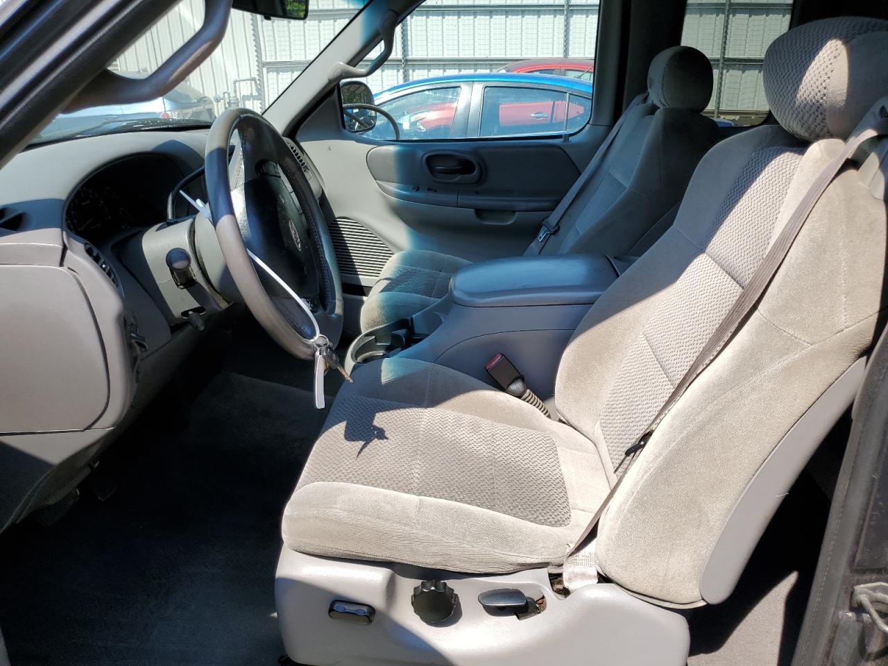 1FTRX17W12NA10738 2002 Ford F150