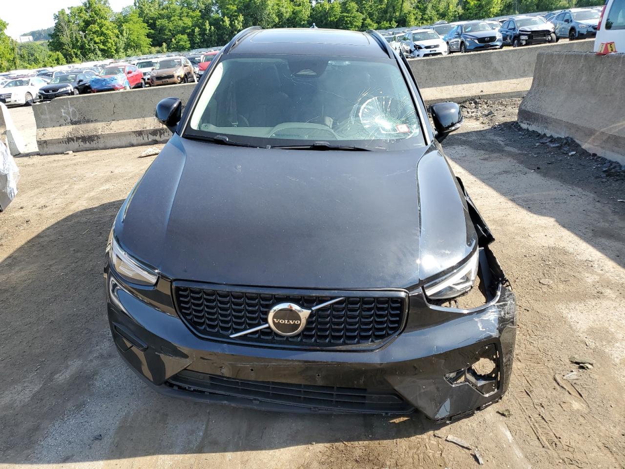 YV4L12UK9R2226795 2024 Volvo Xc40 Core