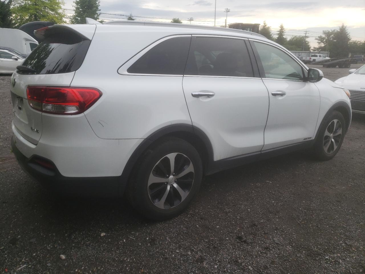 2016 Kia Sorento Ex vin: 5XYPHDA56GG007919