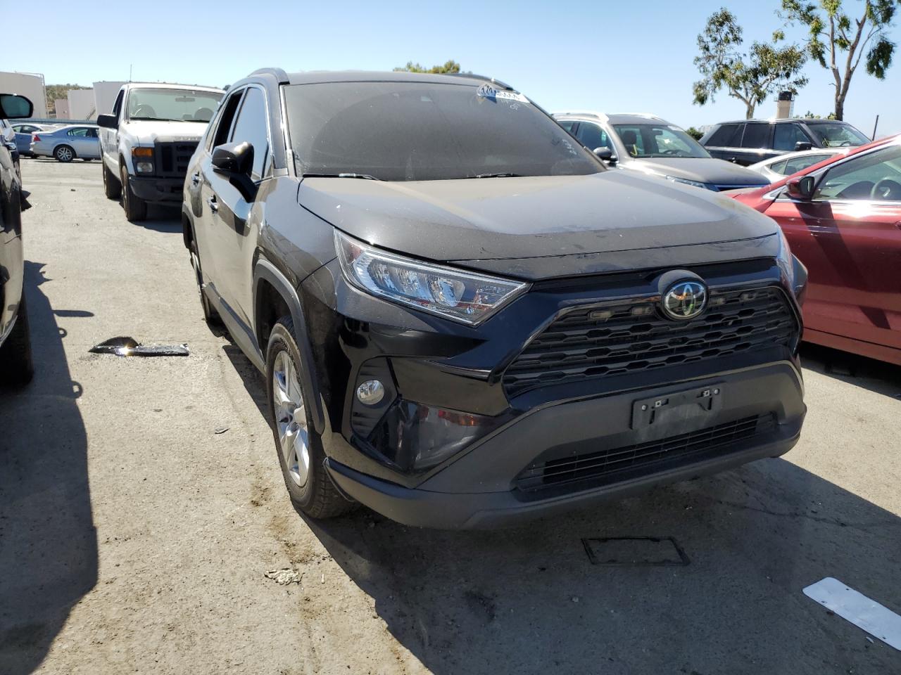 2T3P1RFV9MC142367 2021 Toyota Rav4 Xle