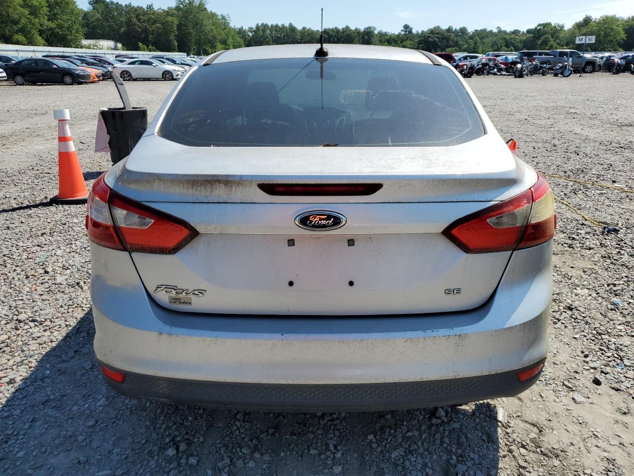 1FAHP3F22CL211945 2012 Ford Focus Se