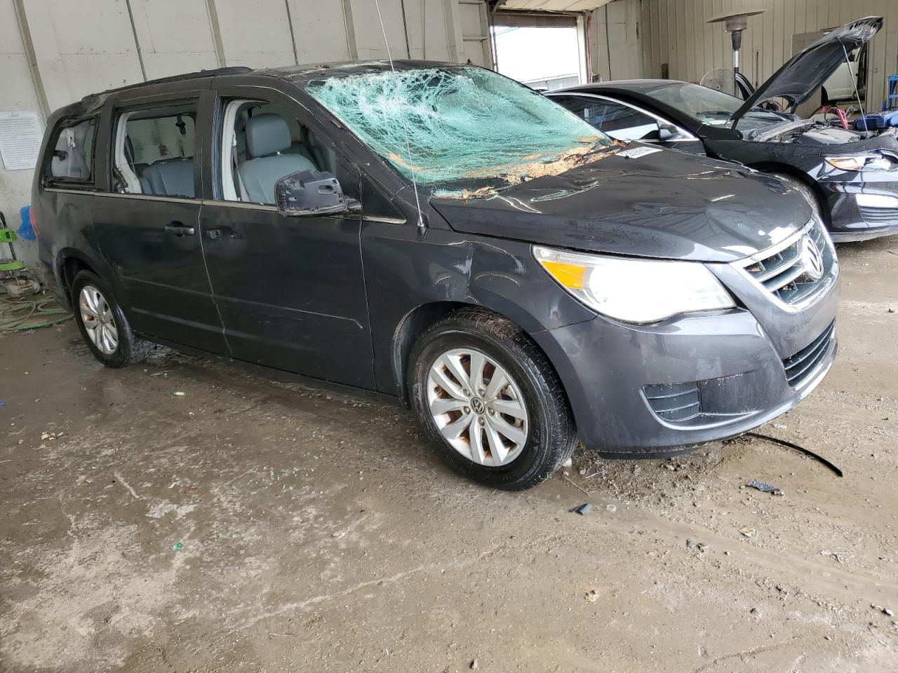 2C4RVABG4CR392094 2012 Volkswagen Routan Se