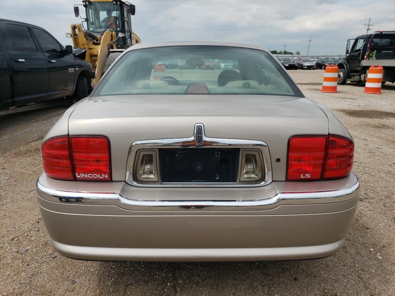 1LNHM86S5YY808433 2000 Lincoln Ls