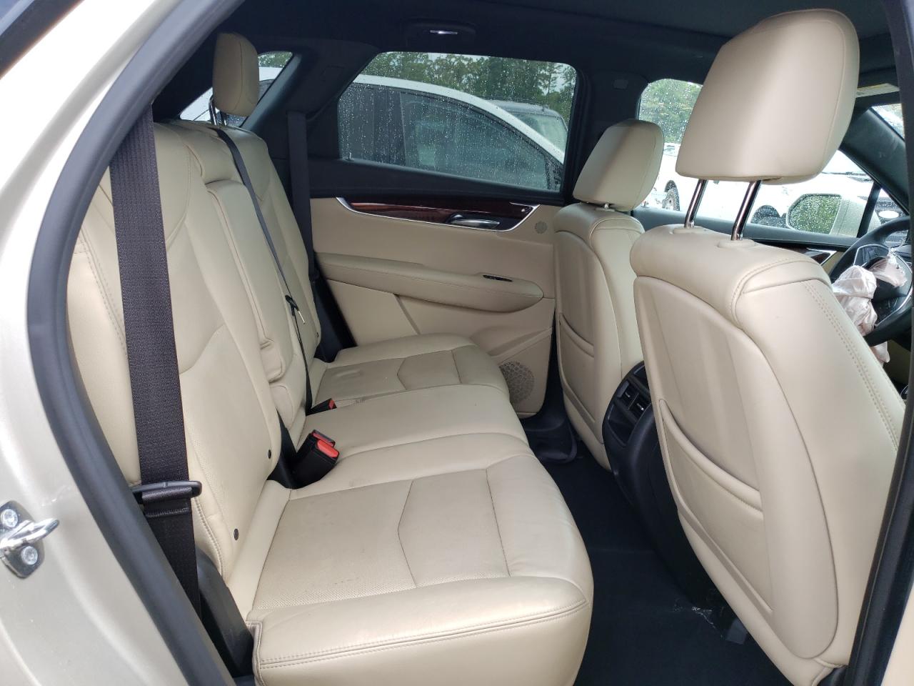1GYKNDRS0HZ209990 2017 Cadillac Xt5 Luxury