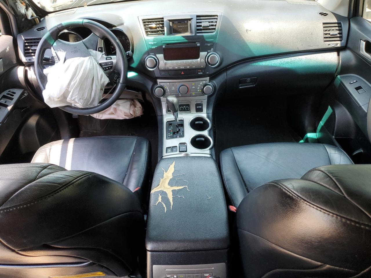 5TDBK3EH8CS130032 2012 Toyota Highlander Base