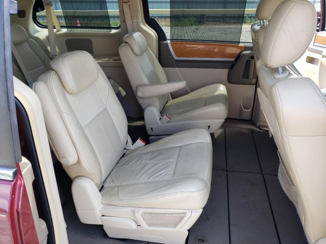 2A8HR64X18R661663 2008 Chrysler Town & Country Limited