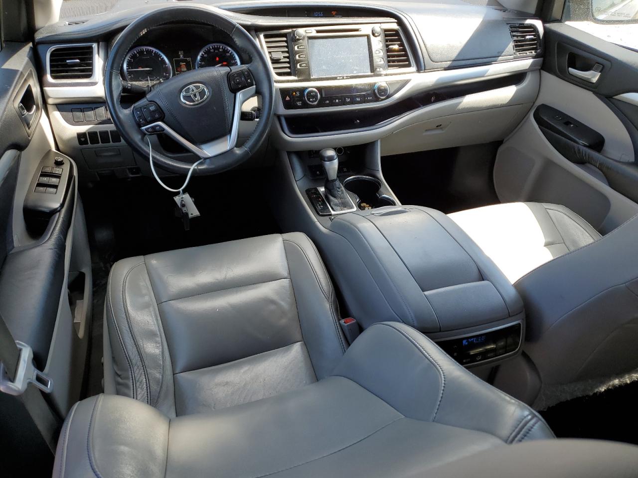 5TDJKRFH8FS219746 2015 Toyota Highlander Xle