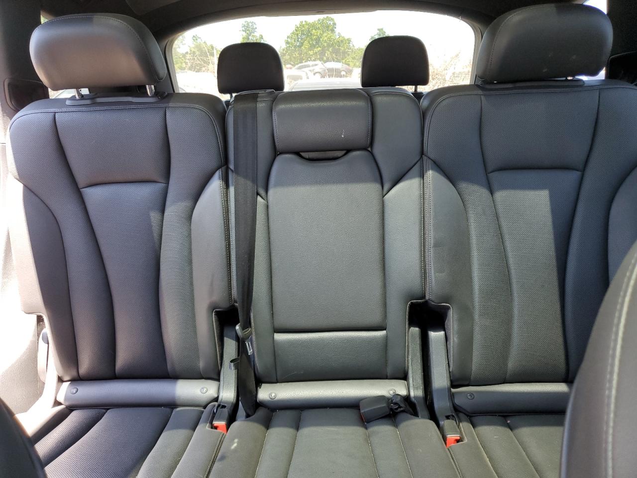 WA1LHAF7XJD017103 2018 Audi Q7 Premium Plus