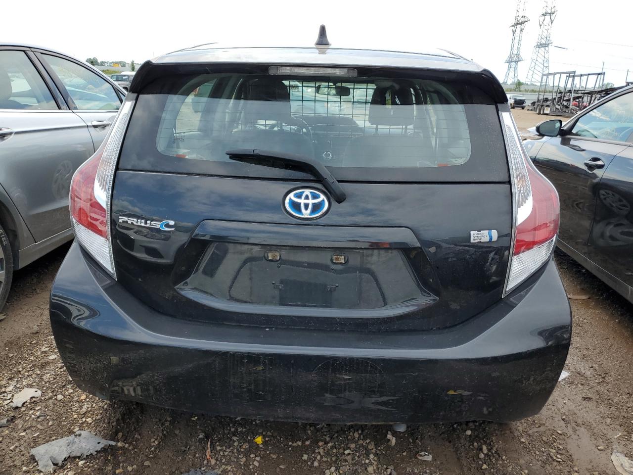 2016 Toyota Prius C vin: JTDKDTB33G1121034