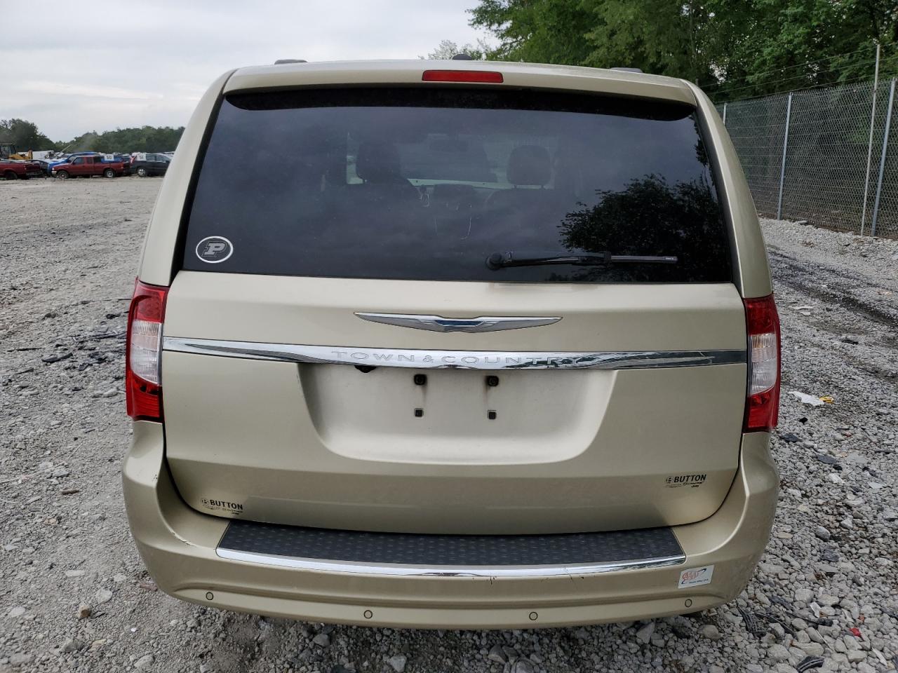 2A4RR8DG4BR758445 2011 Chrysler Town & Country Touring L