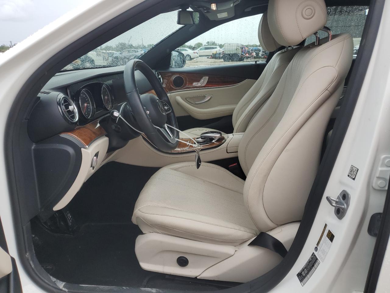 WDDZF4JB8KA623124 2019 Mercedes-Benz E 300