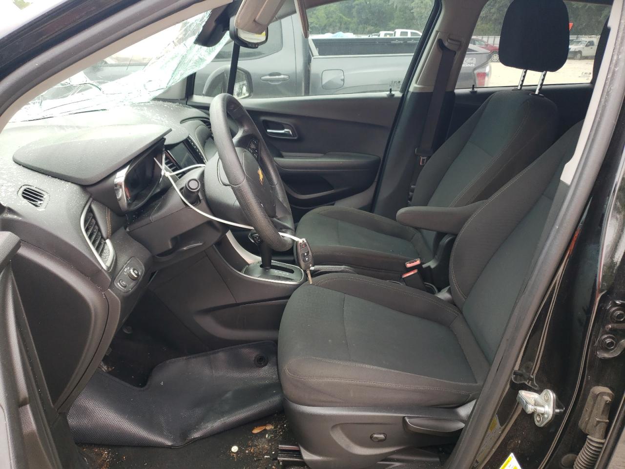 KL7CJKSB7LB033779 2020 Chevrolet Trax Ls