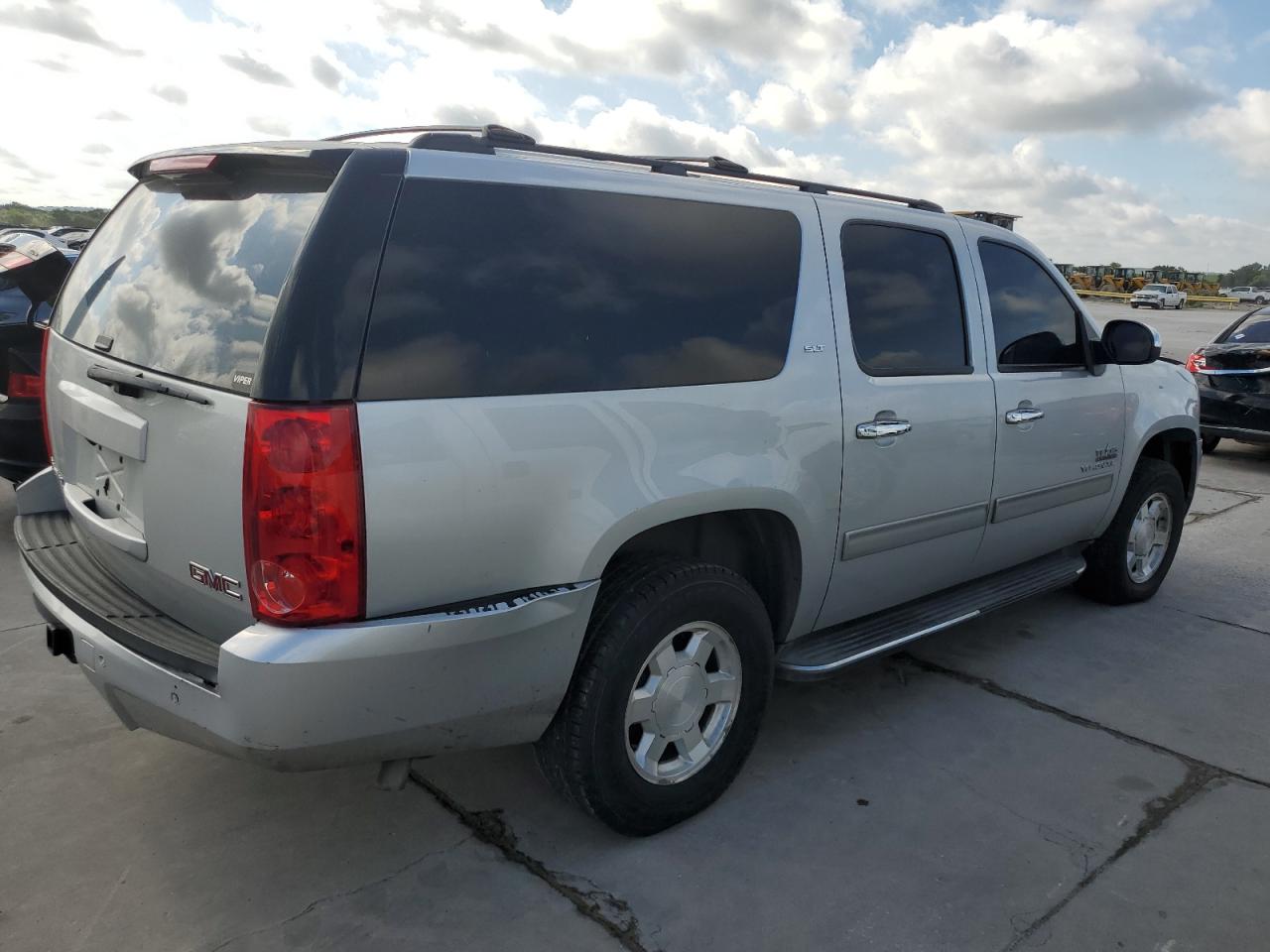 2014 GMC Yukon Xl C1500 Slt vin: 1GKS1KE03ER104161