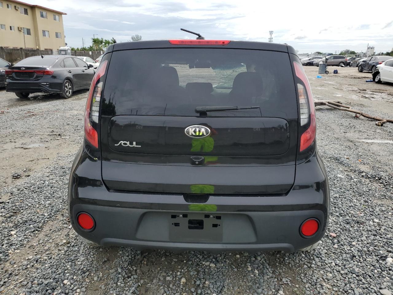 2018 Kia Soul vin: KNDJN2A22J7516225