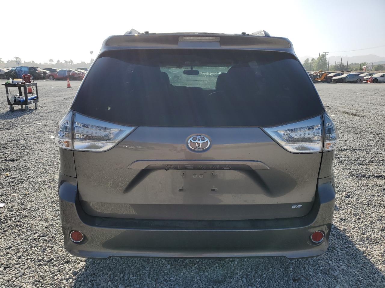 5TDXZ3DCXHS839558 2017 Toyota Sienna Se