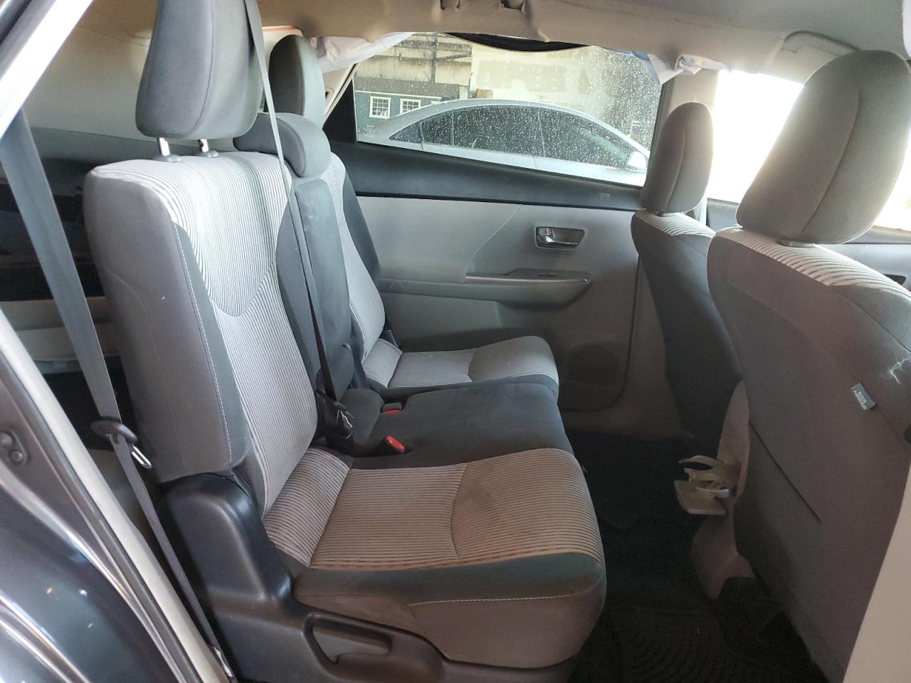 JTDZN3EU3HJ058888 2017 Toyota Prius V