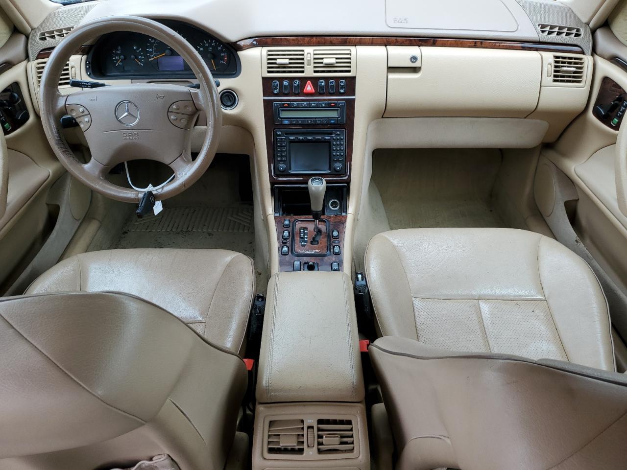 WDBJF82J4YX036380 2000 Mercedes-Benz E 320 4Matic