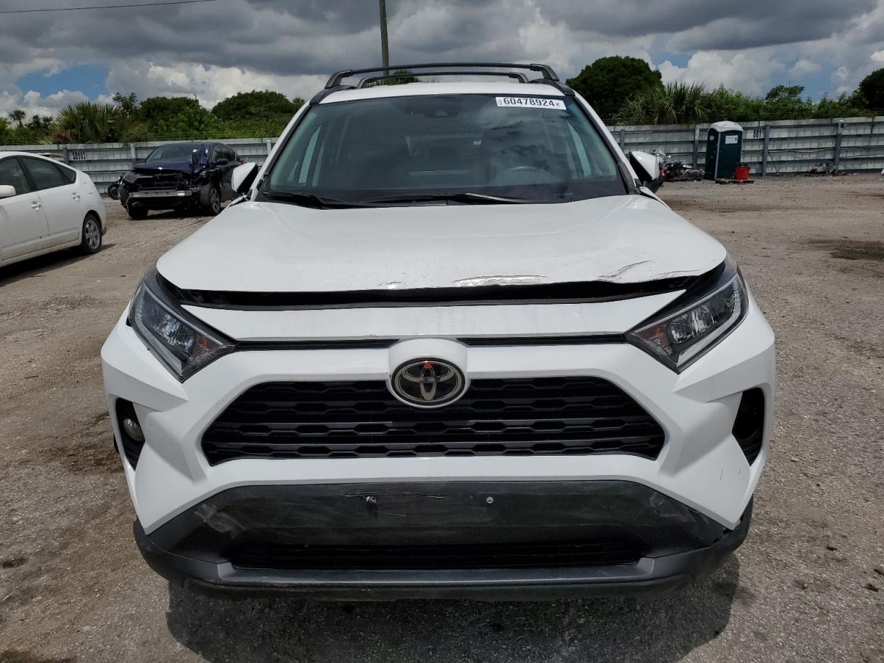 2021 Toyota Rav4 Xle vin: 2T3W1RFV1MW107106