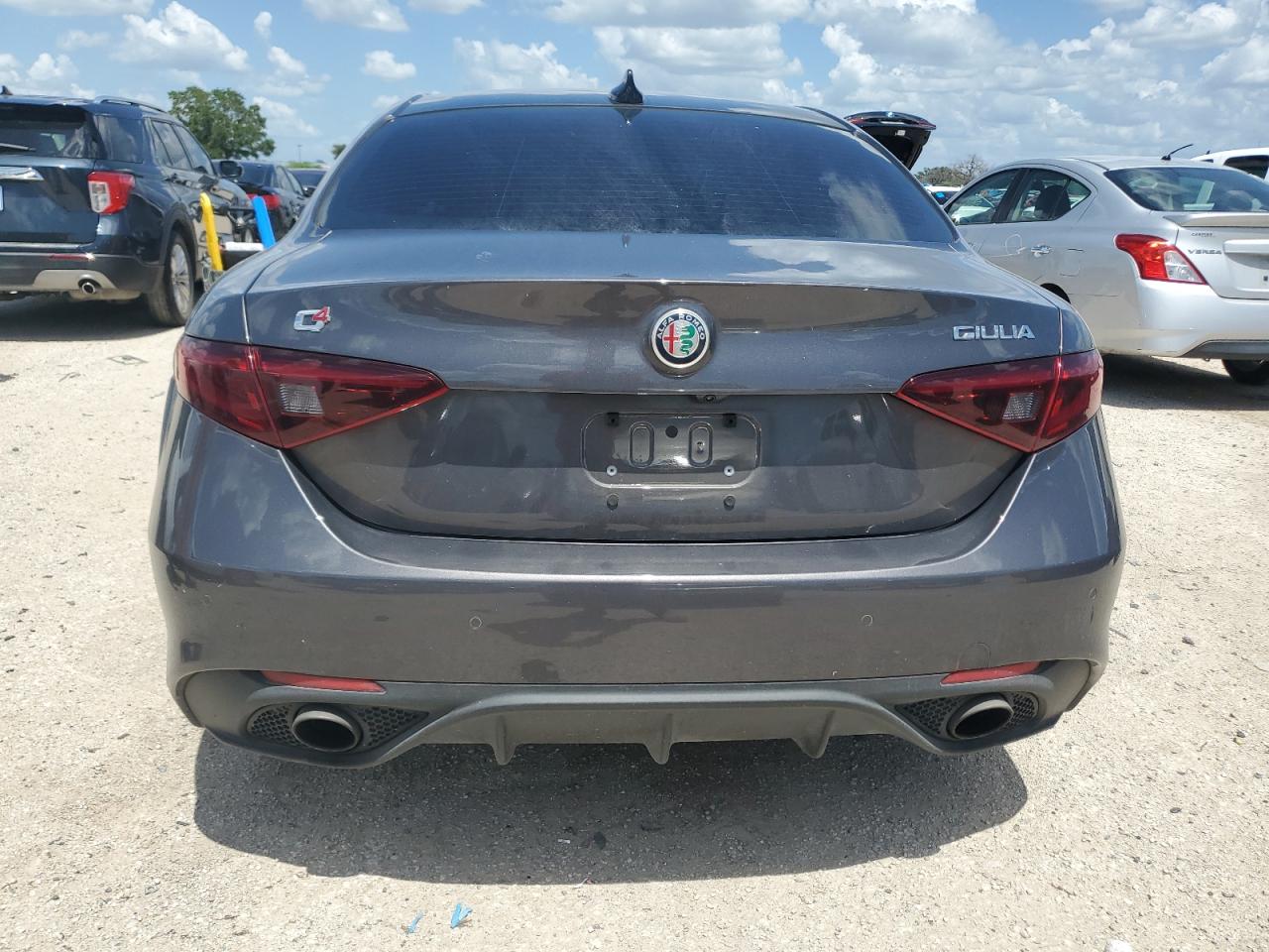 ZARFAEEN2J7576051 2018 Alfa Romeo Giulia Ti Q4