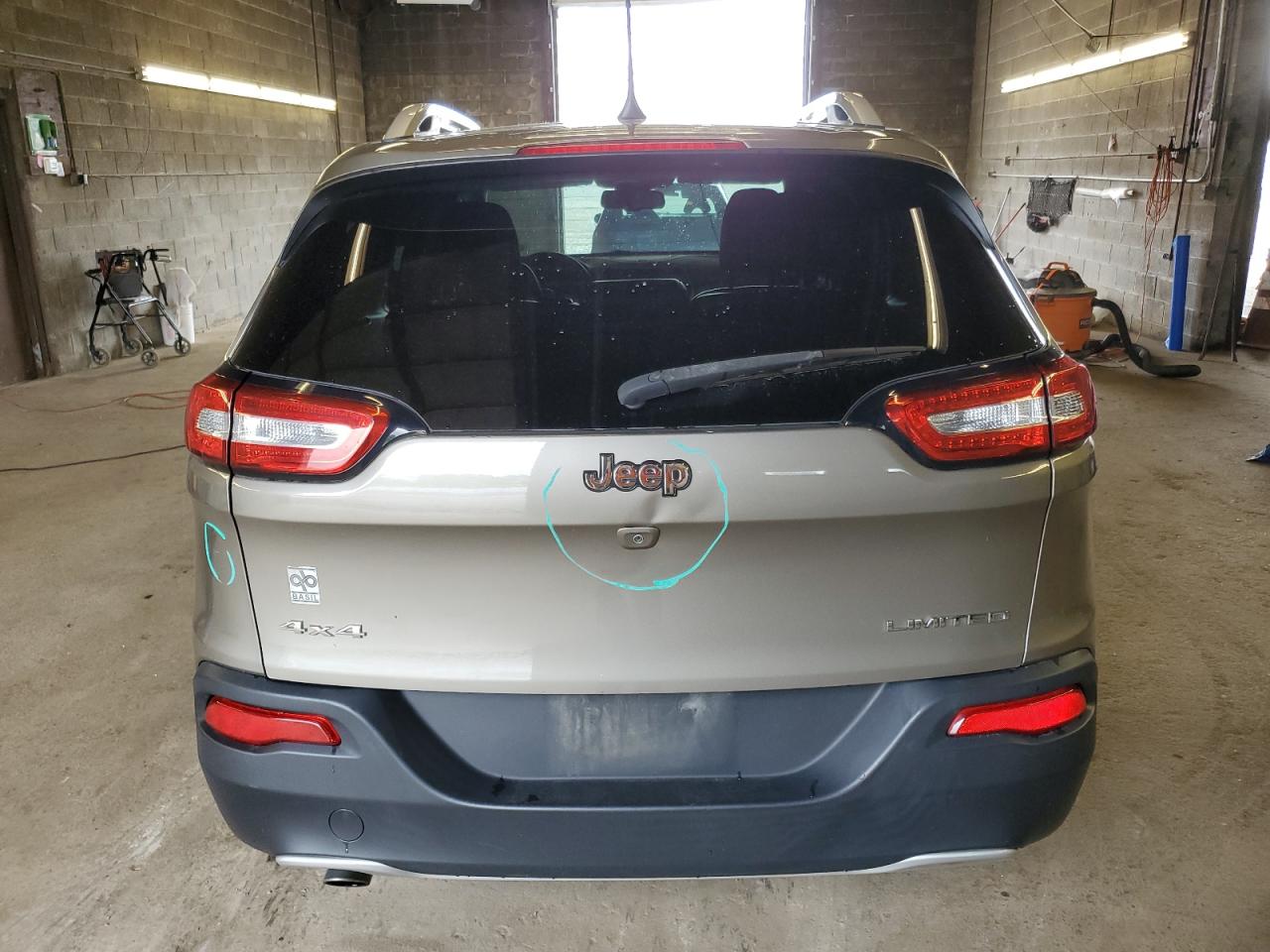 1C4PJMDB4HW619062 2017 Jeep Cherokee Limited