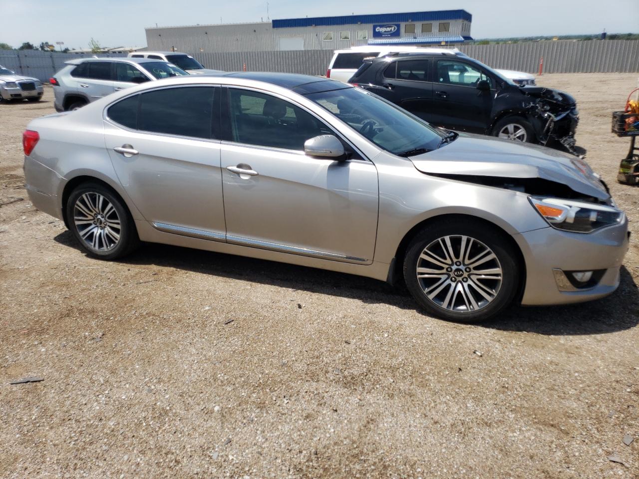 2014 Kia Cadenza Premium vin: KNALN4D77E5120382