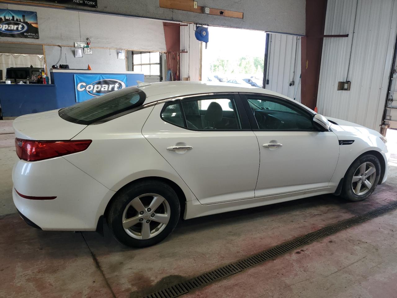 2015 Kia Optima Lx vin: KNAGM4A72F5571908