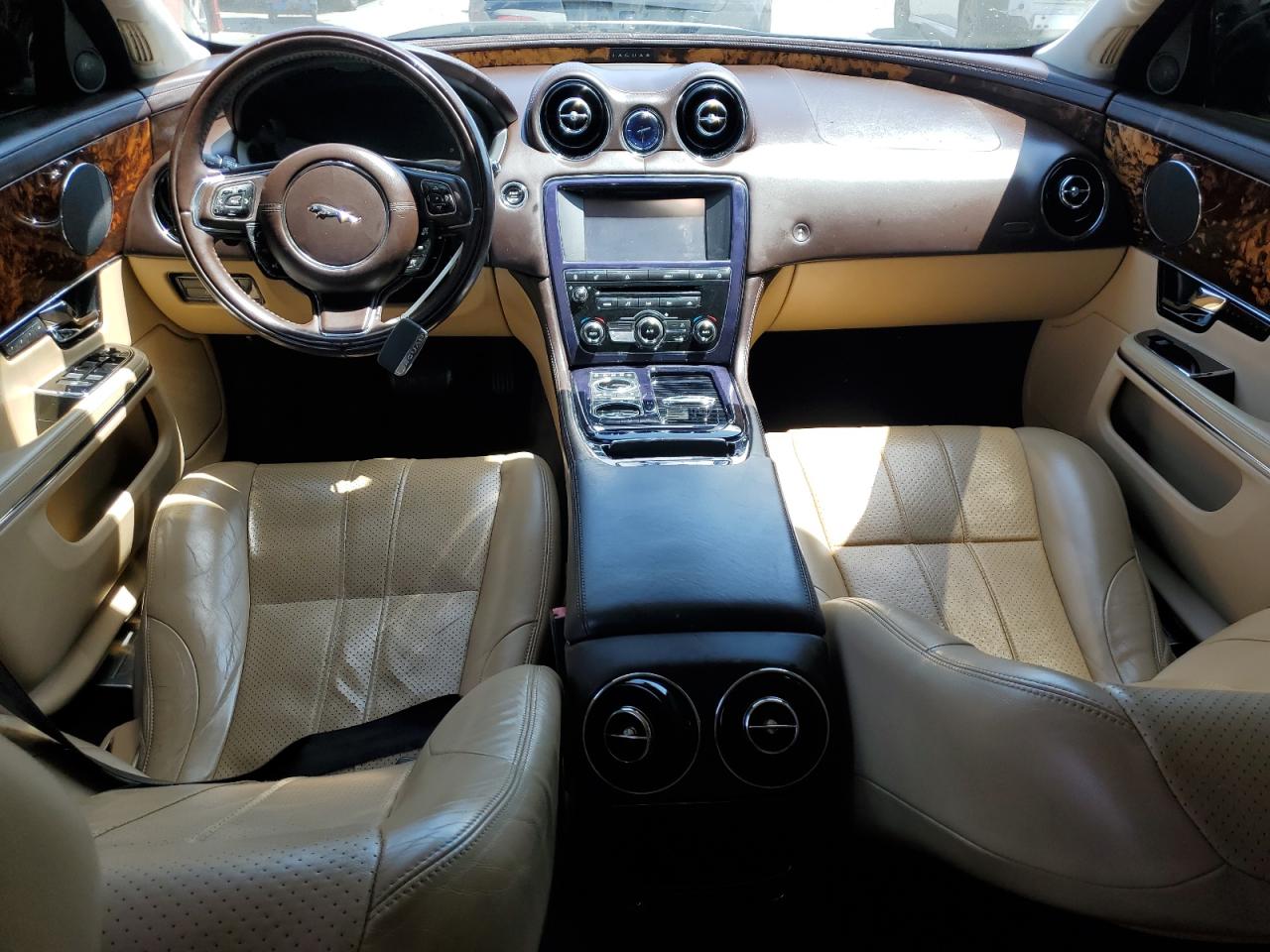 SAJWA1CB9BLV06133 2011 Jaguar Xj