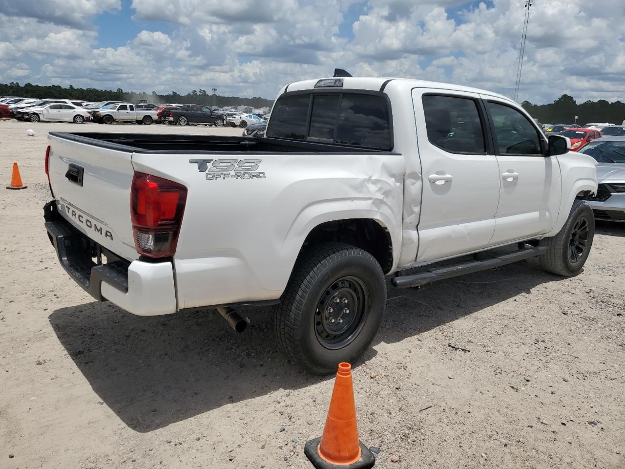 2022 Toyota Tacoma Double Cab vin: 3TYAX5GN4NT048057