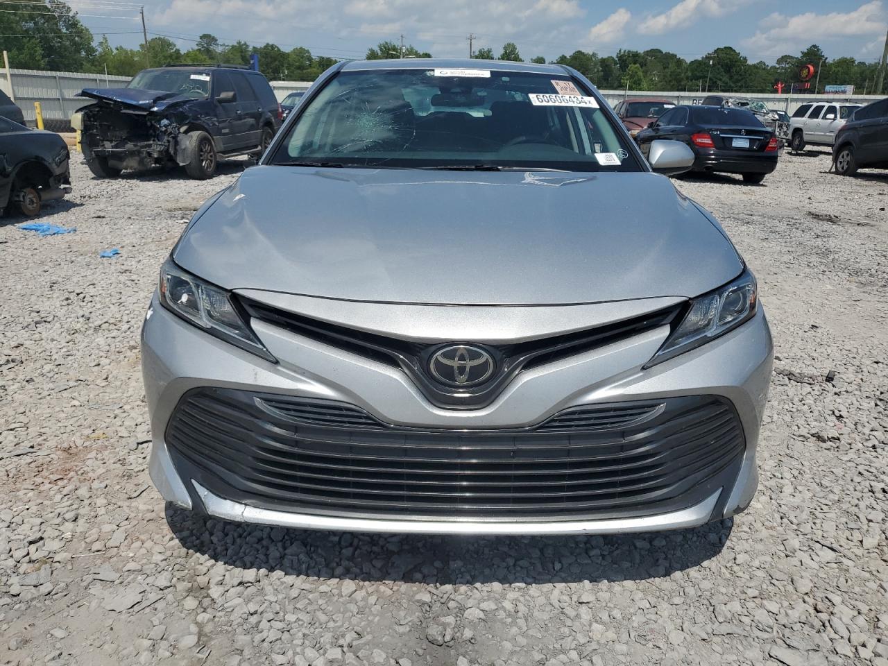 2019 Toyota Camry L vin: 4T1B11HKXKU197140