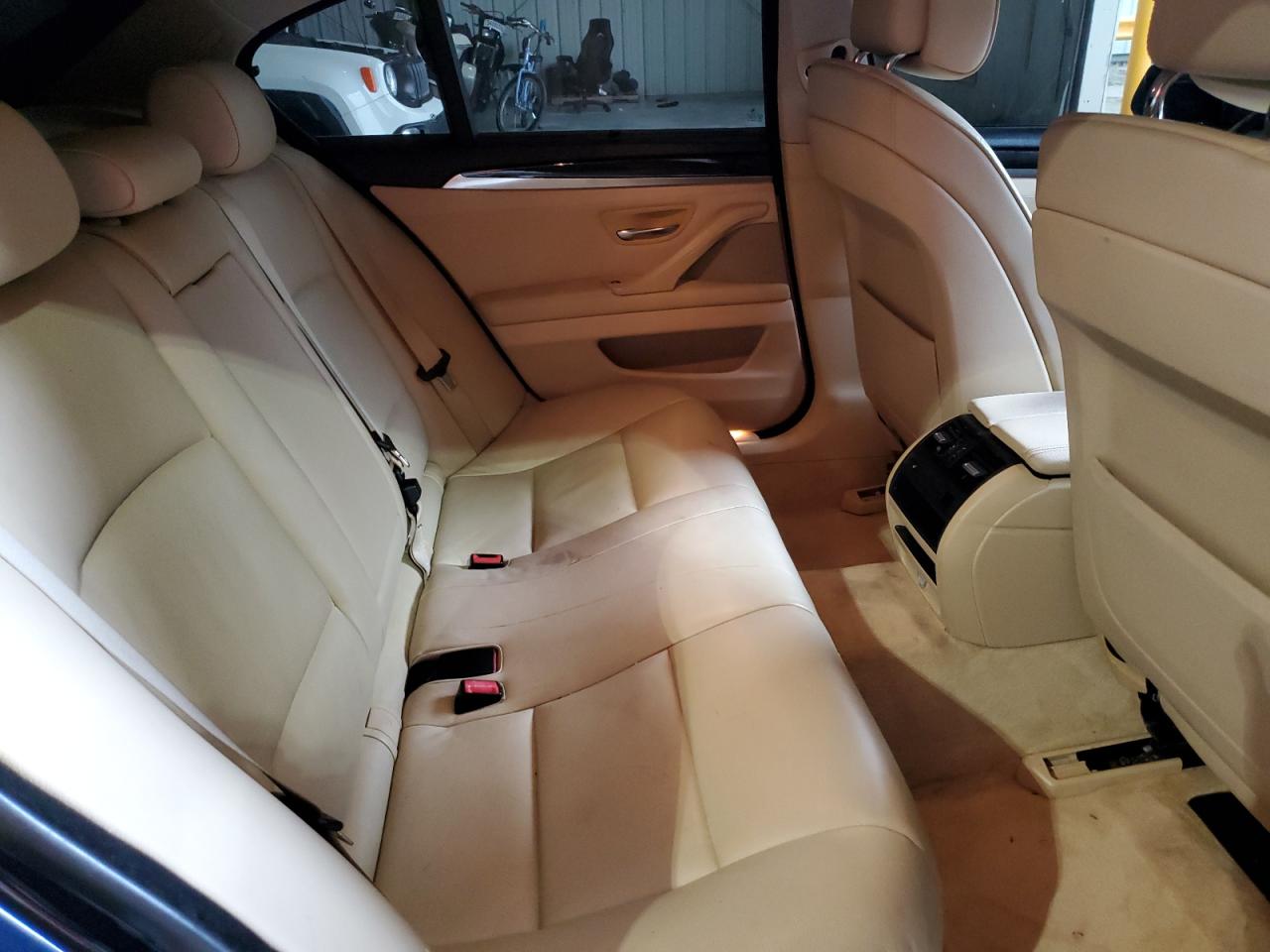 WBAFU7C59BC869743 2011 BMW 535 Xi