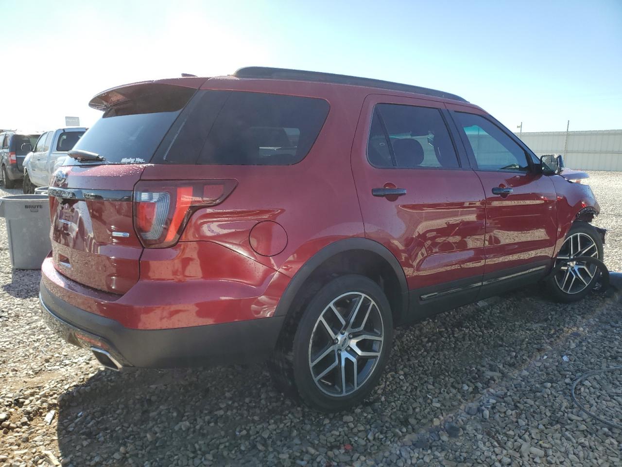 2016 Ford Explorer Sport vin: 1FM5K8GT7GGB98037