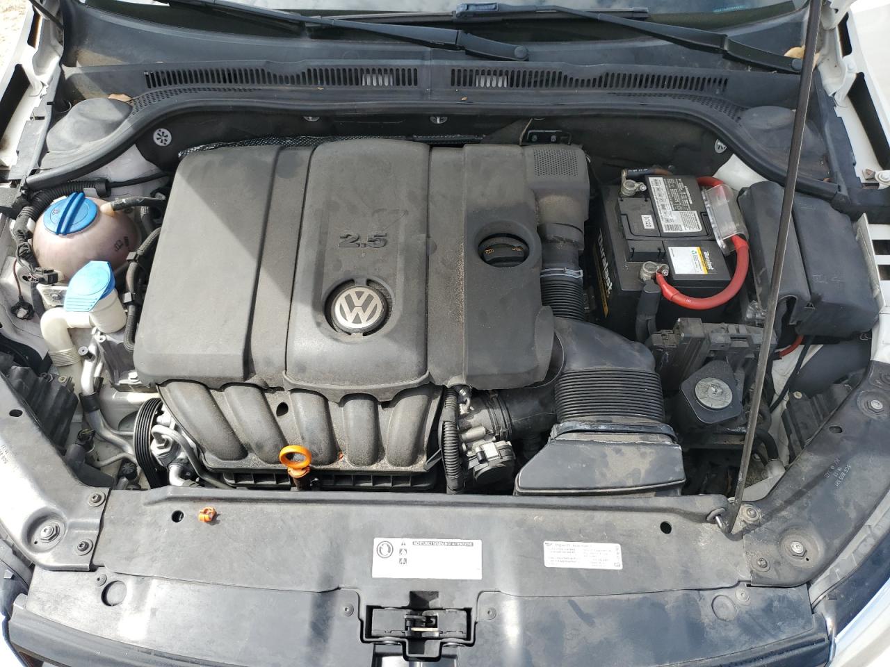 3VWDX7AJXDM443401 2013 Volkswagen Jetta Se