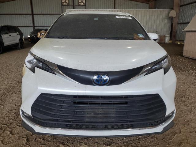 2022 TOYOTA SIENNA XLE - 5TDYRKEC4NS075456