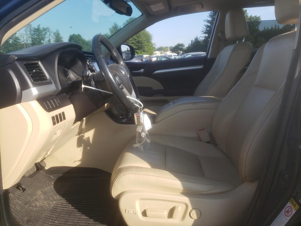 5TDJKRFH6GS338798 2016 Toyota Highlander Xle