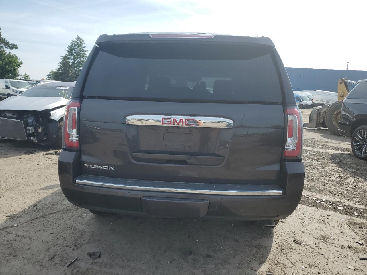 1GKS2CKJ8JR356384 2018 GMC Yukon Denali