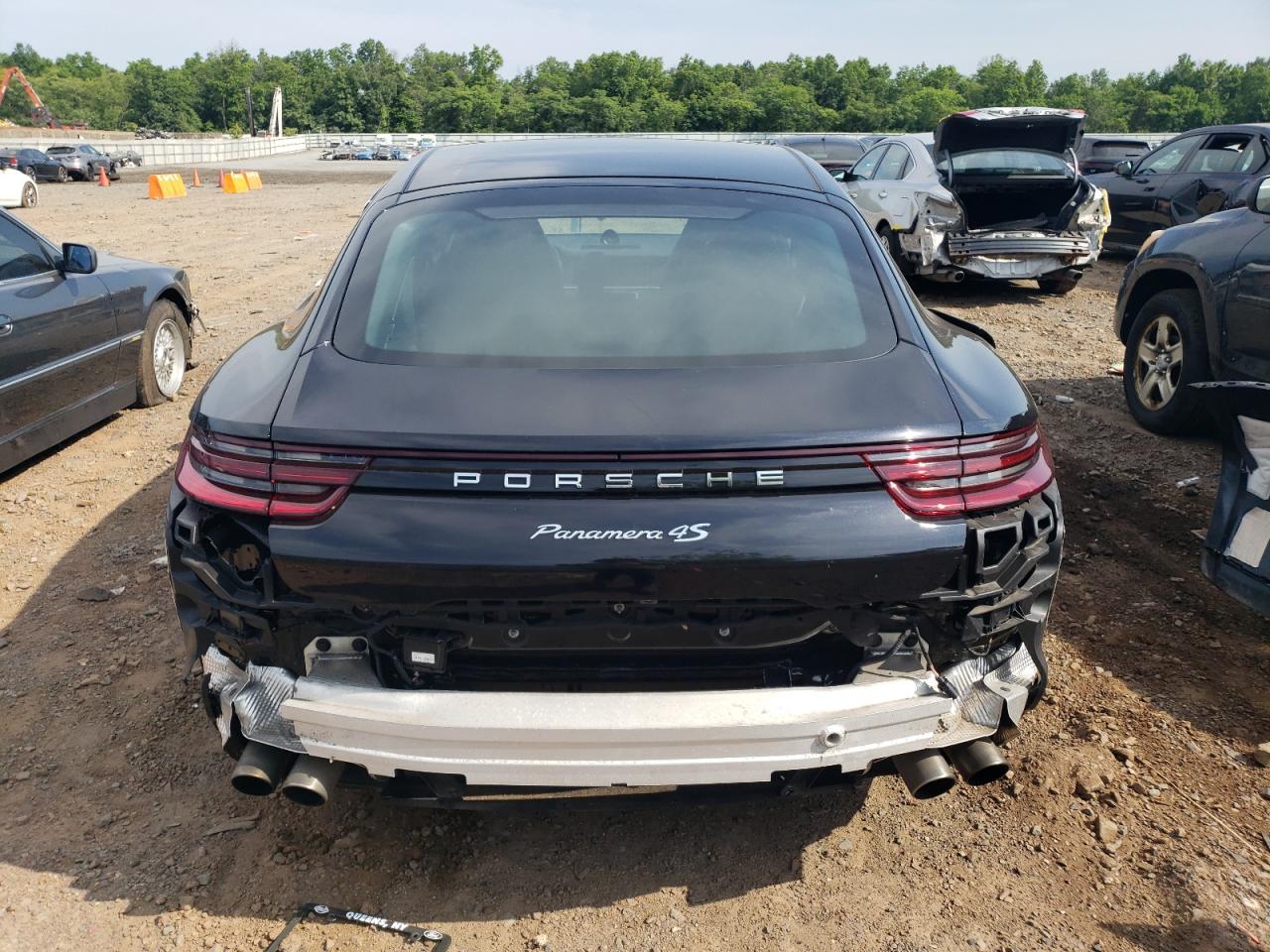 WP0AB2A7XHL120873 2017 Porsche Panamera 4S