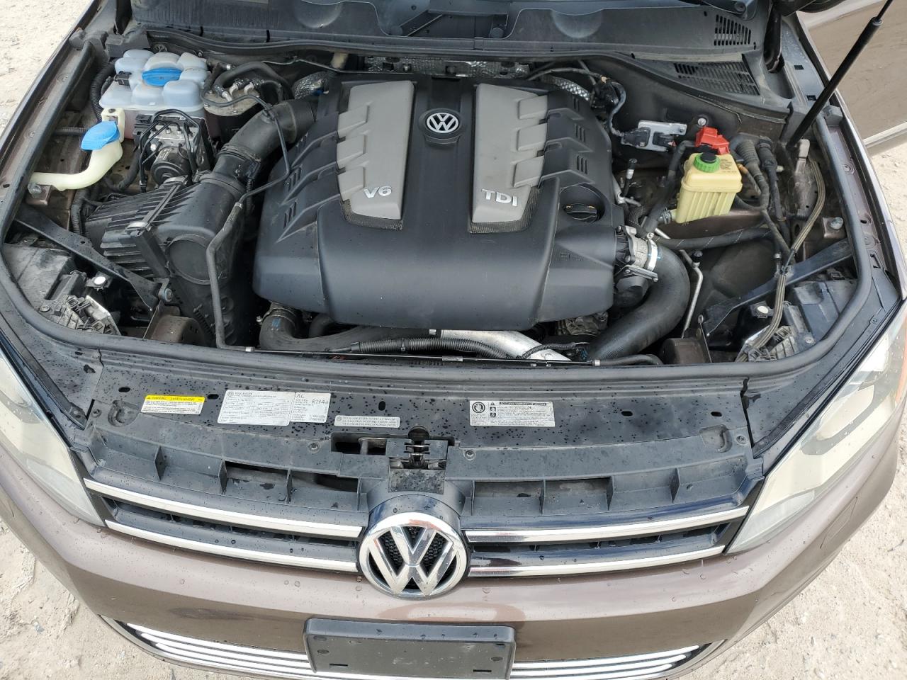 2013 Volkswagen Touareg V6 Tdi vin: WVGEP9BP1DD007811