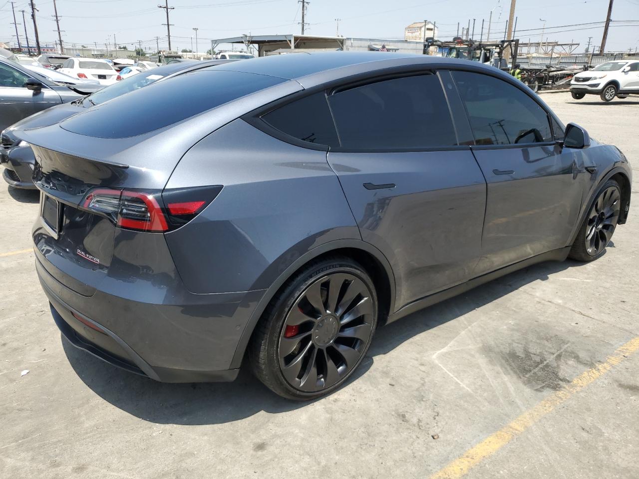 2022 Tesla Model Y vin: 7SAYGDEF4NF515324