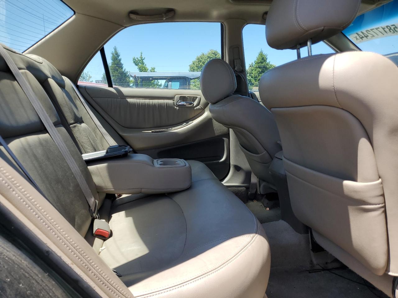 1HGCG1651YA049426 2000 Honda Accord Ex