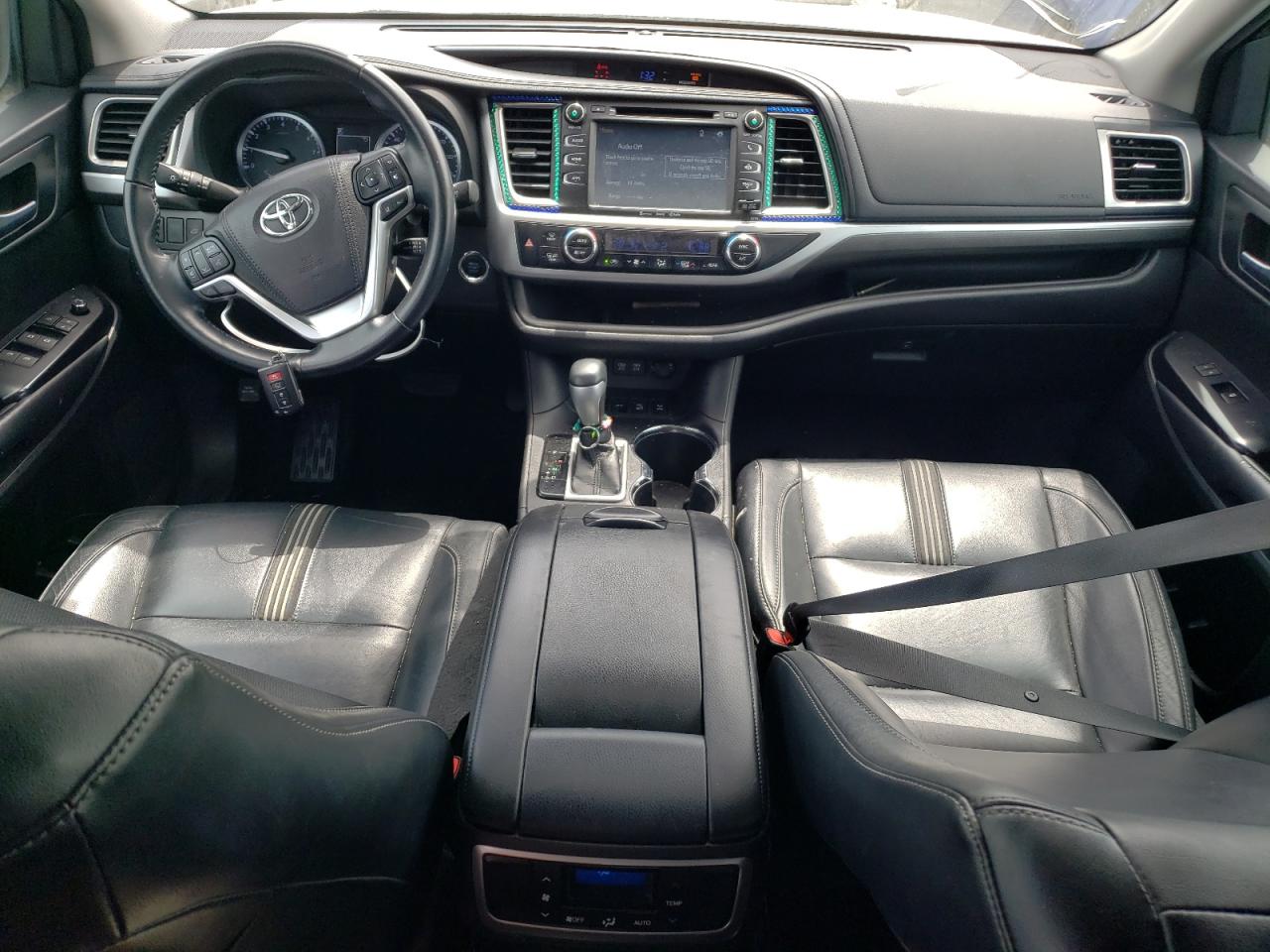 5TDJZRFH9JS546760 2018 Toyota Highlander Se