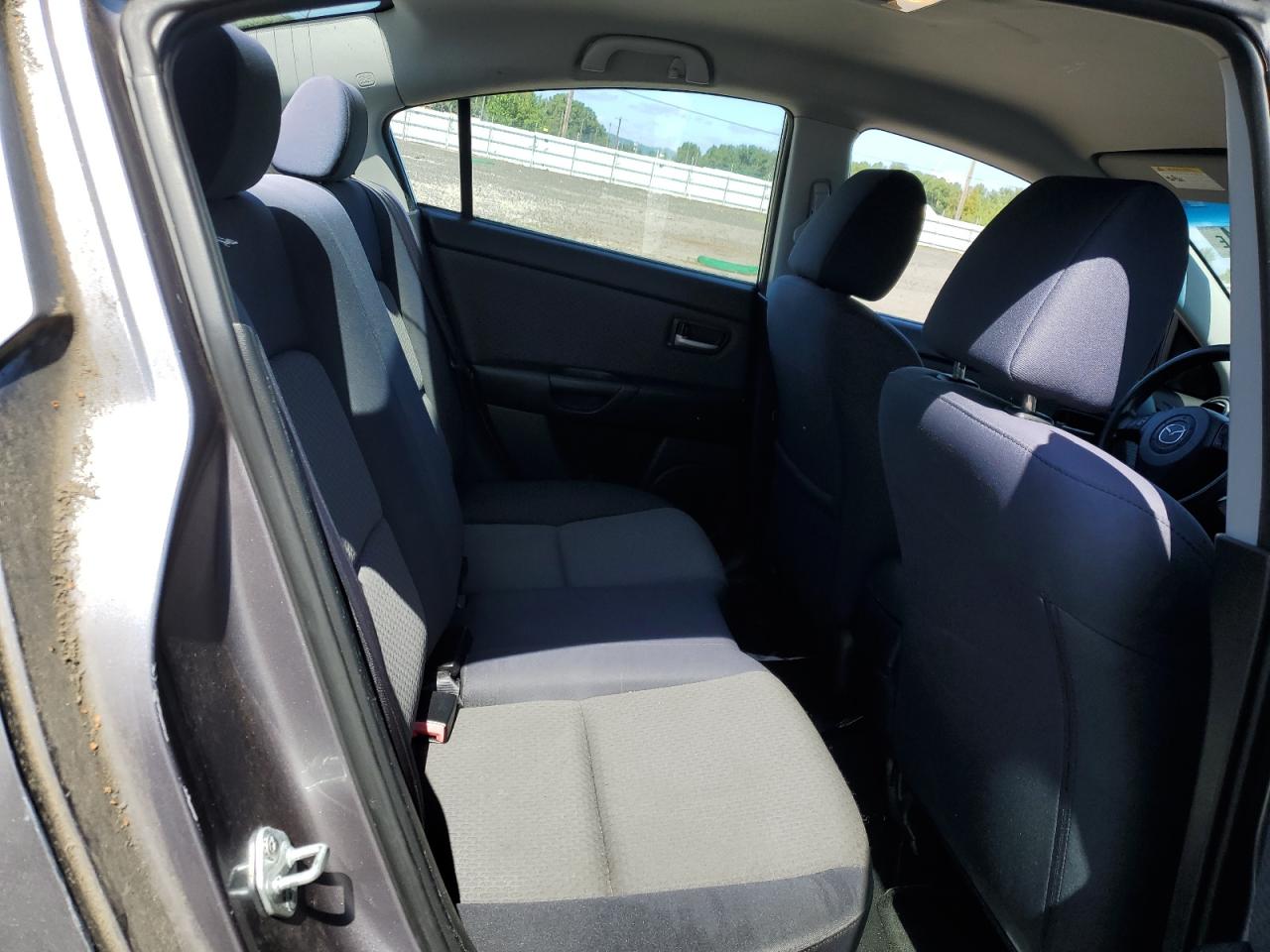 JM1BK32F551341496 2005 Mazda 3 I