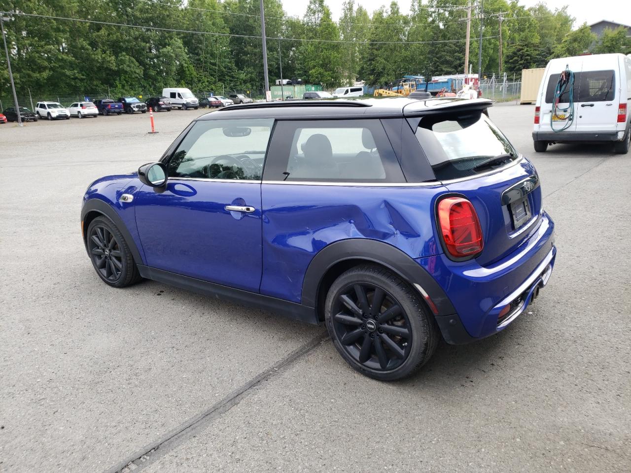 WMWXR5C08M2P18996 2021 Mini Cooper S