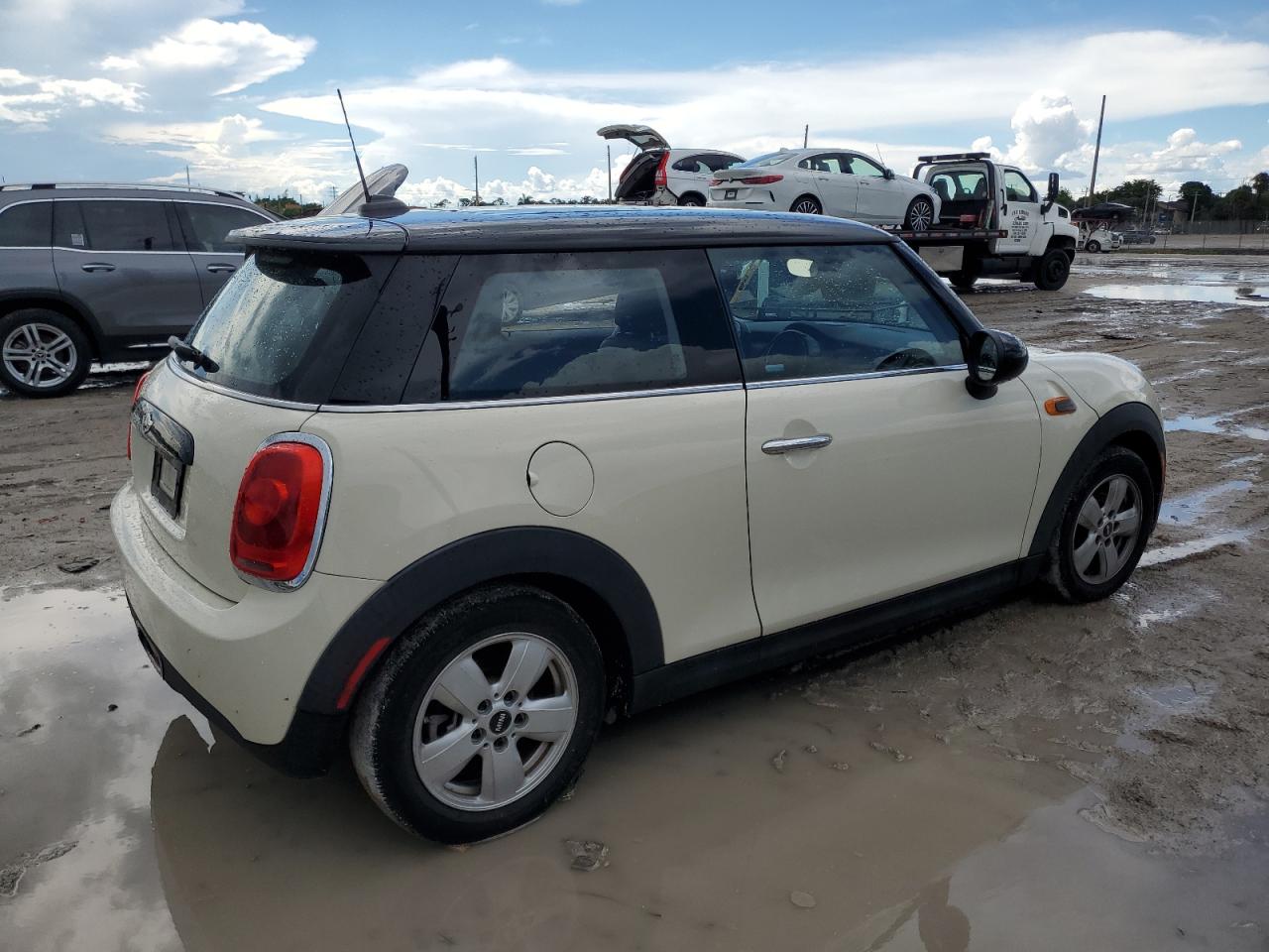 WMWXP5C30H2G60875 2017 Mini Cooper