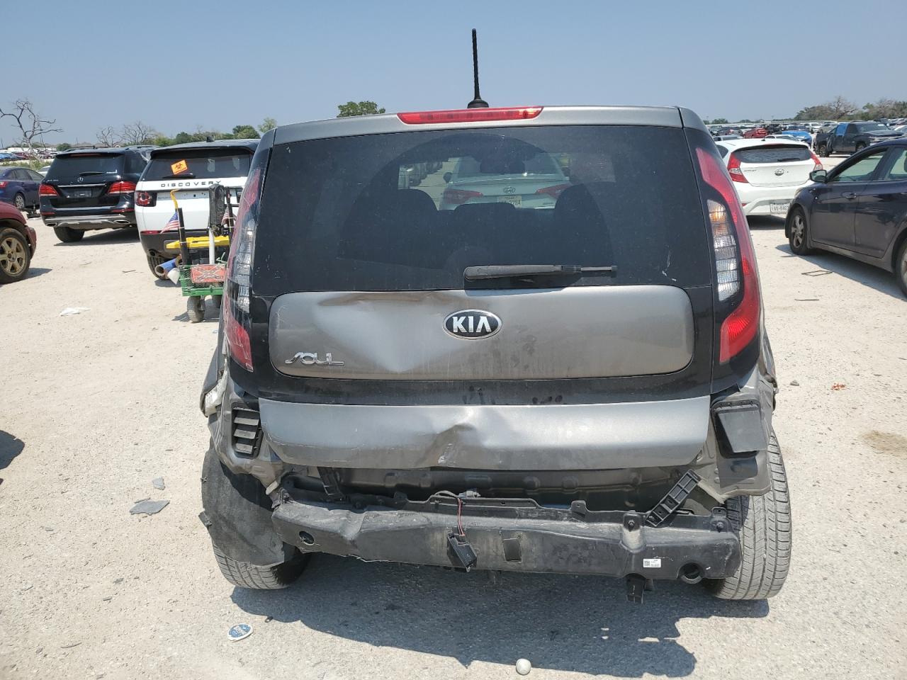 2016 Kia Soul vin: KNDJN2A28G7392096