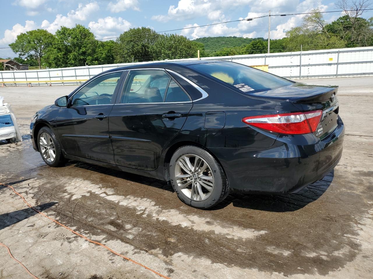 4T1BF1FK0GU135743 2016 Toyota Camry Le