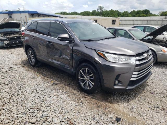 VIN 5TDKZRFH7KS568780 2019 Toyota Highlander, SE no.4