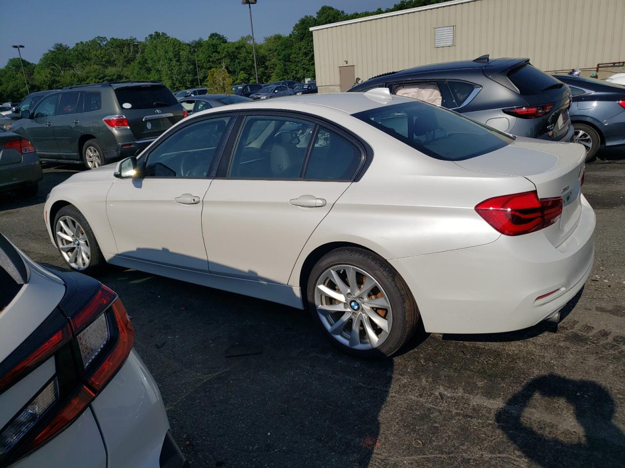 2018 BMW 320 Xi vin: WBA8E5G57JNU45680